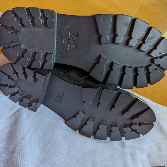 Zara Lug sole 100% leather Mid-calf ankle boots booties buckle and zip 36 6 NWT - Picture 4 of 7